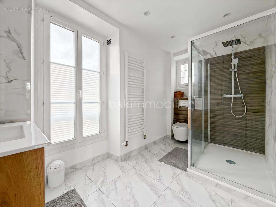 Appartement PRESTIGE F4/F5 Rive droite 113 m2  - 4 chambres - cave et parkings - photo 12