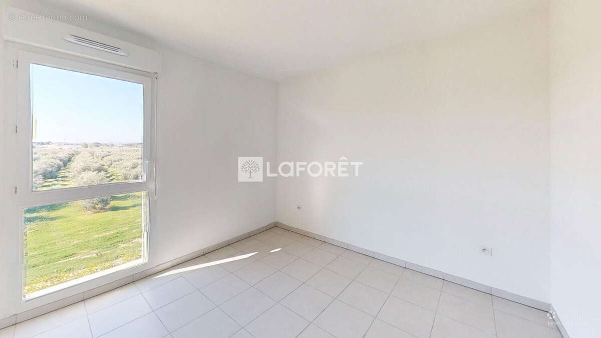 Appartement à LA FARE-LES-OLIVIERS