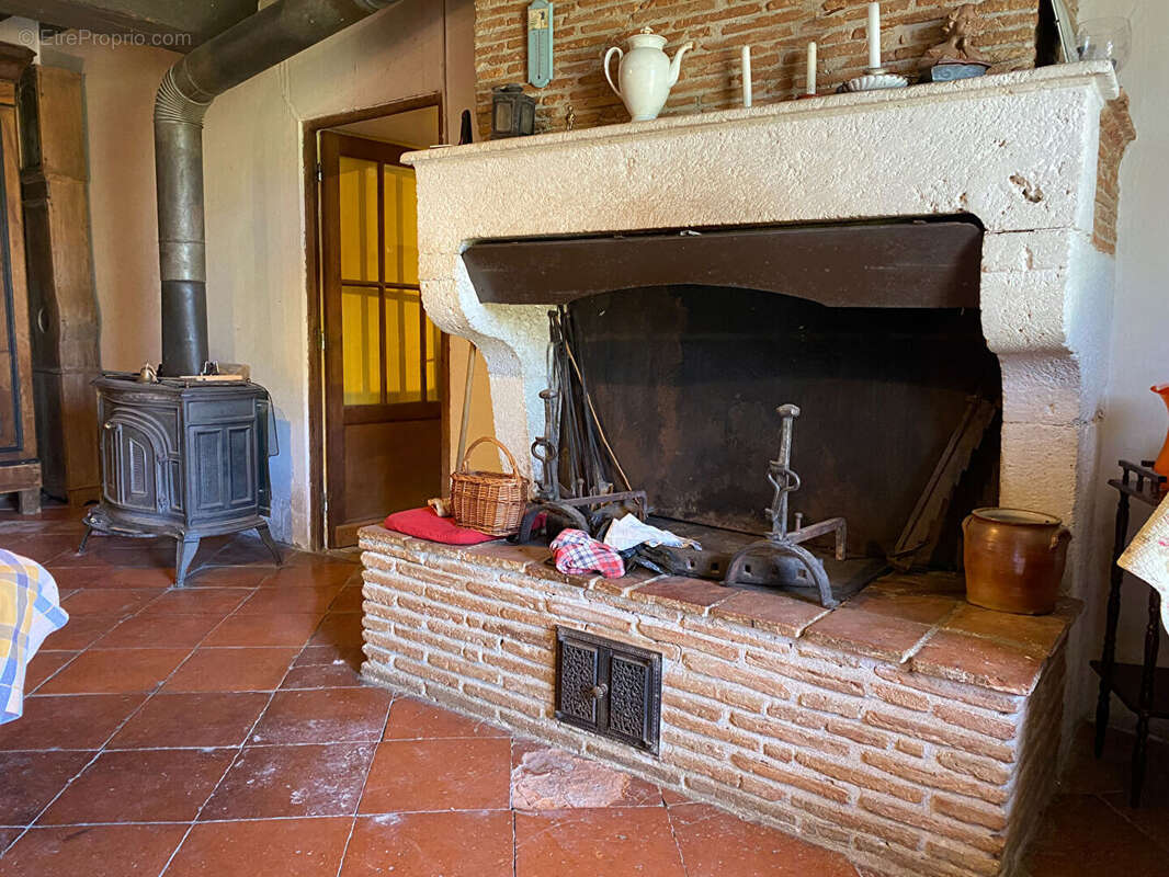 Maison à PUJOLS