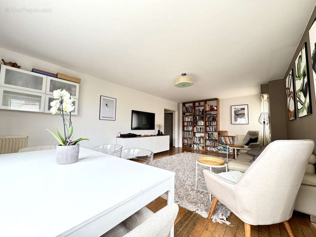 Appartement à SURESNES