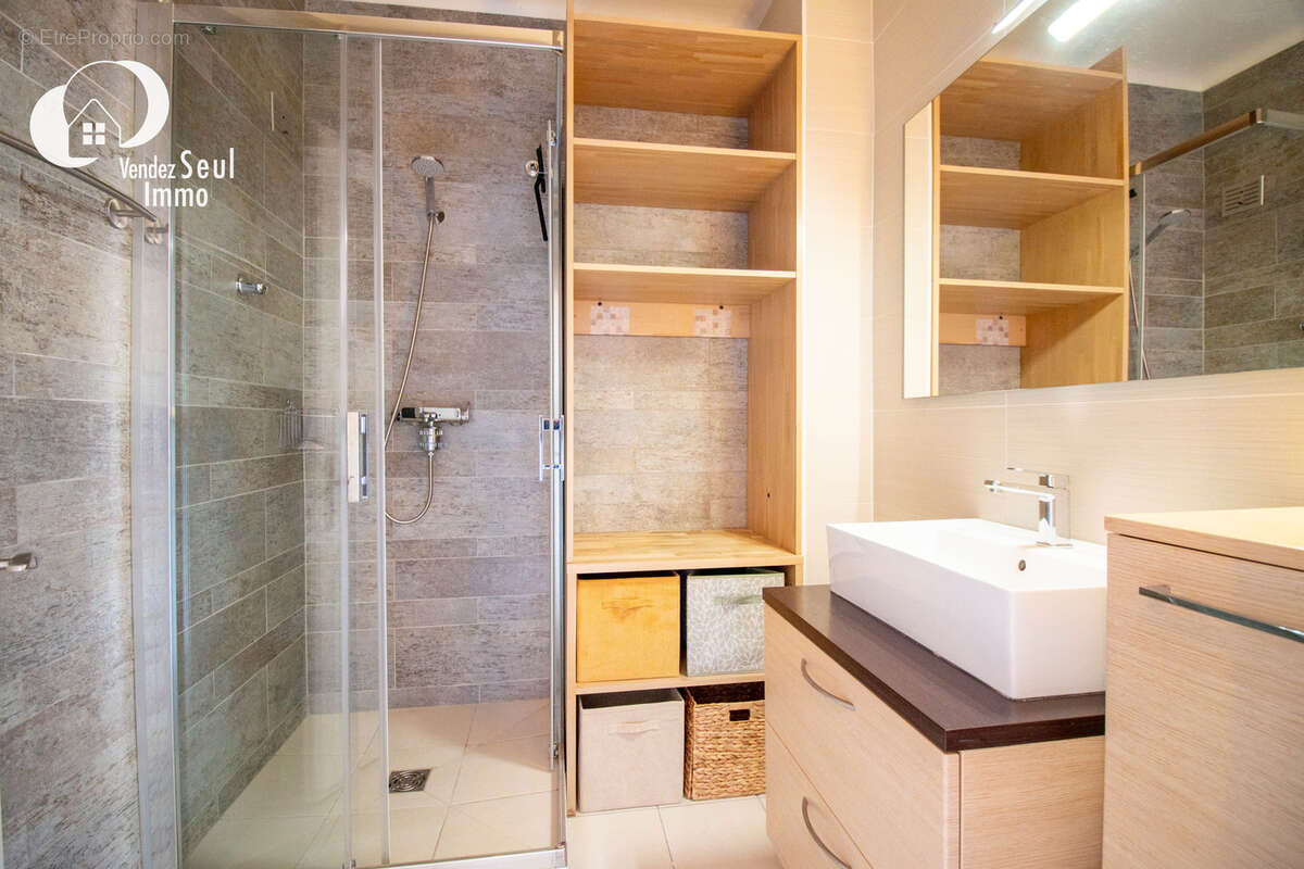 Appartement à AMBILLY