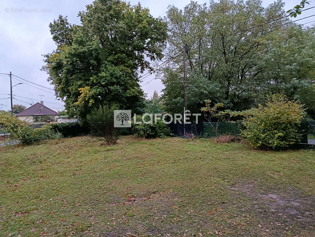 Terrain à VILLECRESNES