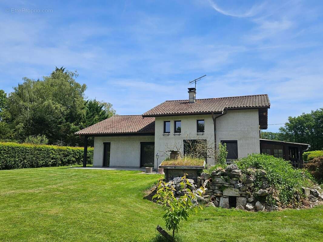 Maison à SAINT-ETIENNE-DU-BOIS