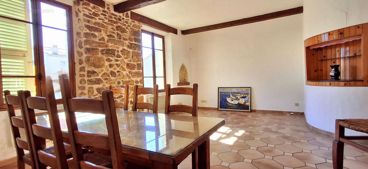 Appartement à VALLAURIS
