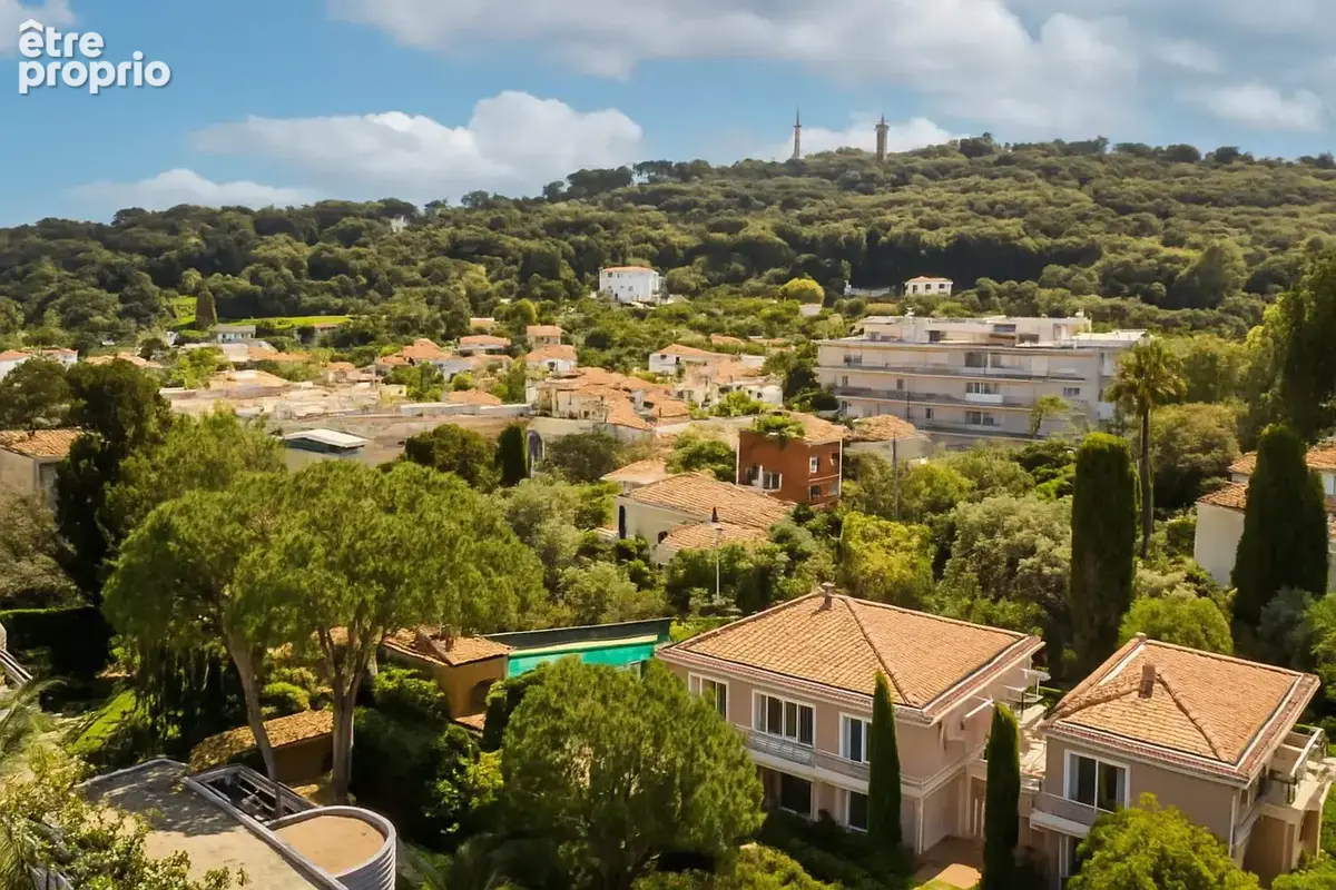Maison 8 pièces 240 m² à vendre à Antibes (06600) - photo 2