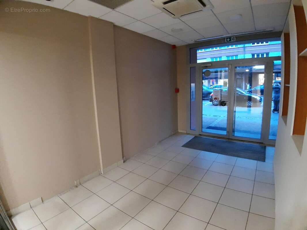 Commerce 228 m² à Saint-Die-Des-Vosges  - photo 3