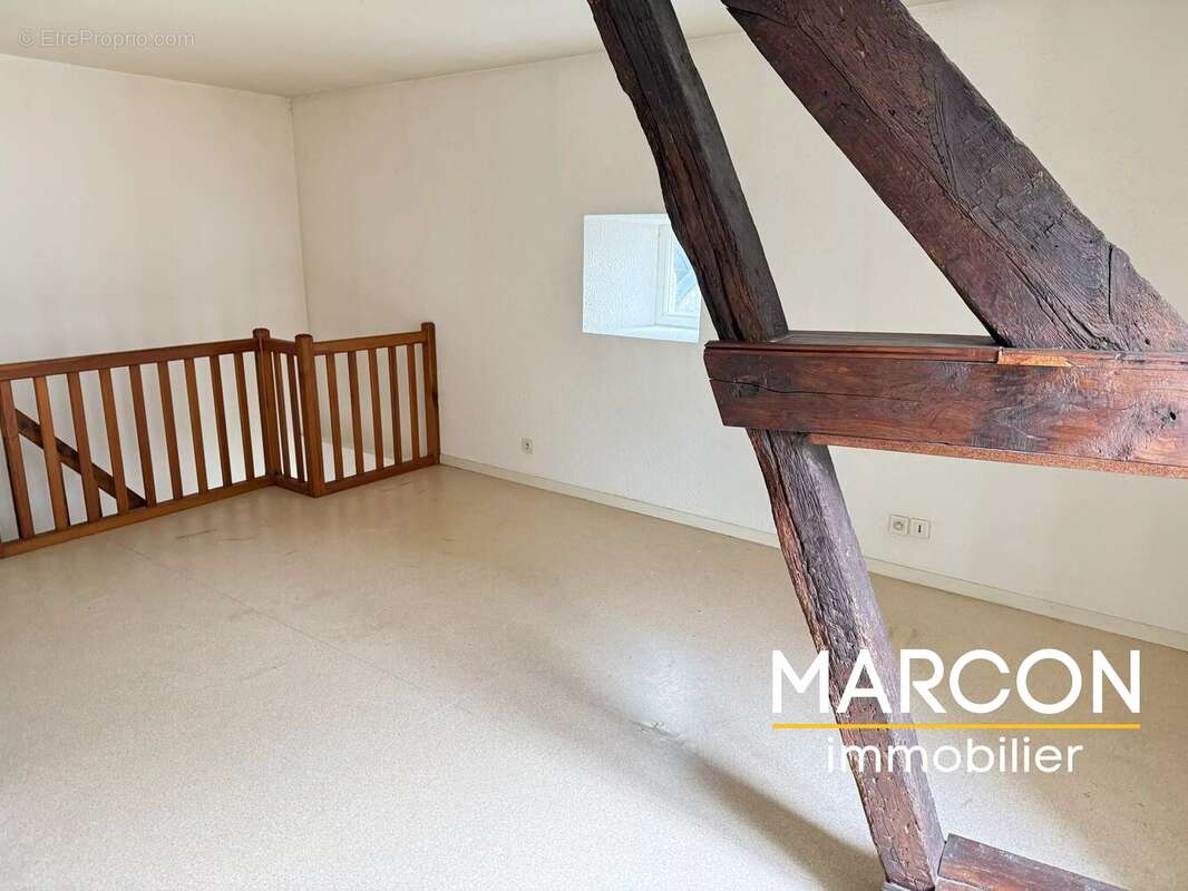 Appartement à SAINT-VAURY