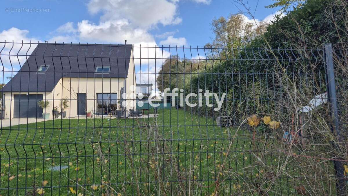 Maison 100 m² à Maisons  - photo 12