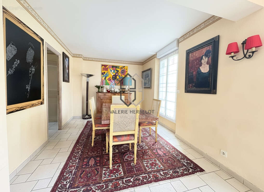 Maison à SAINT-MAUR-DES-FOSSES