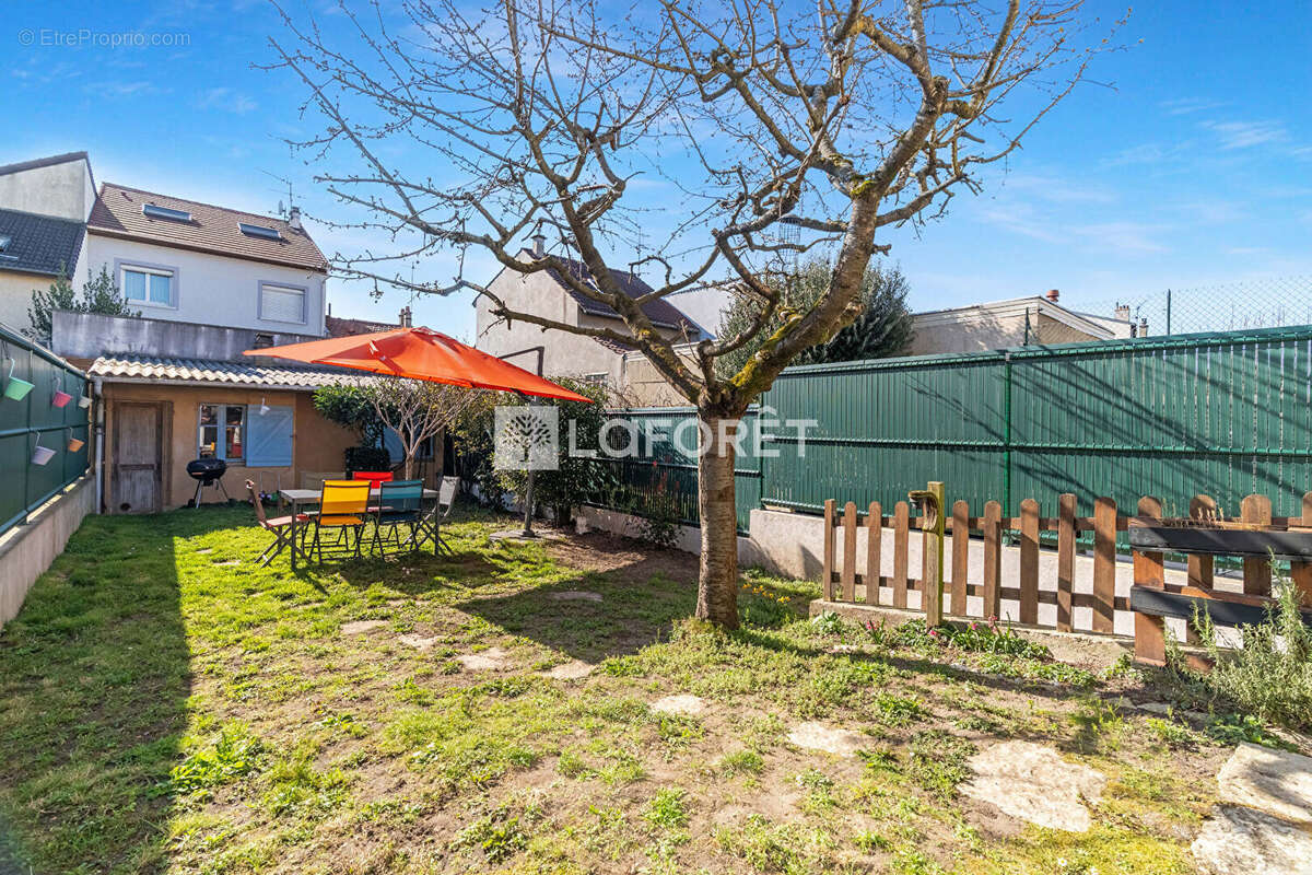 Maison à NANTERRE