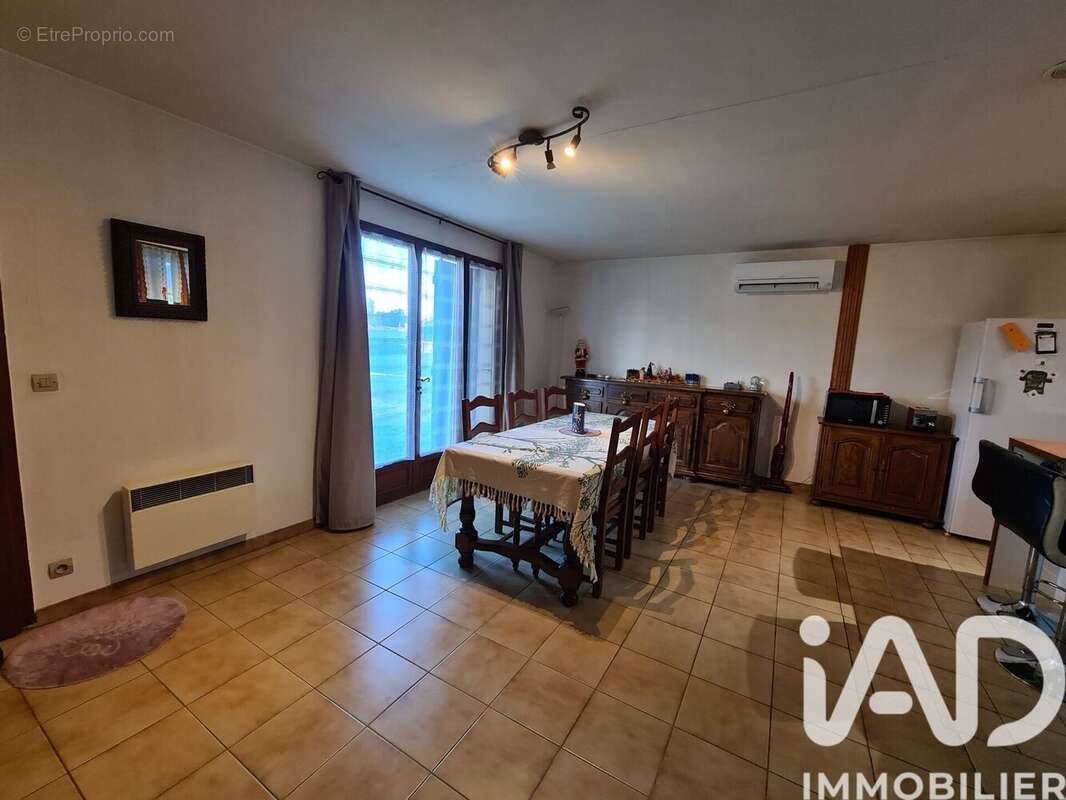 Photo 2 - Maison à SAINT-PARDOUX-ISAAC