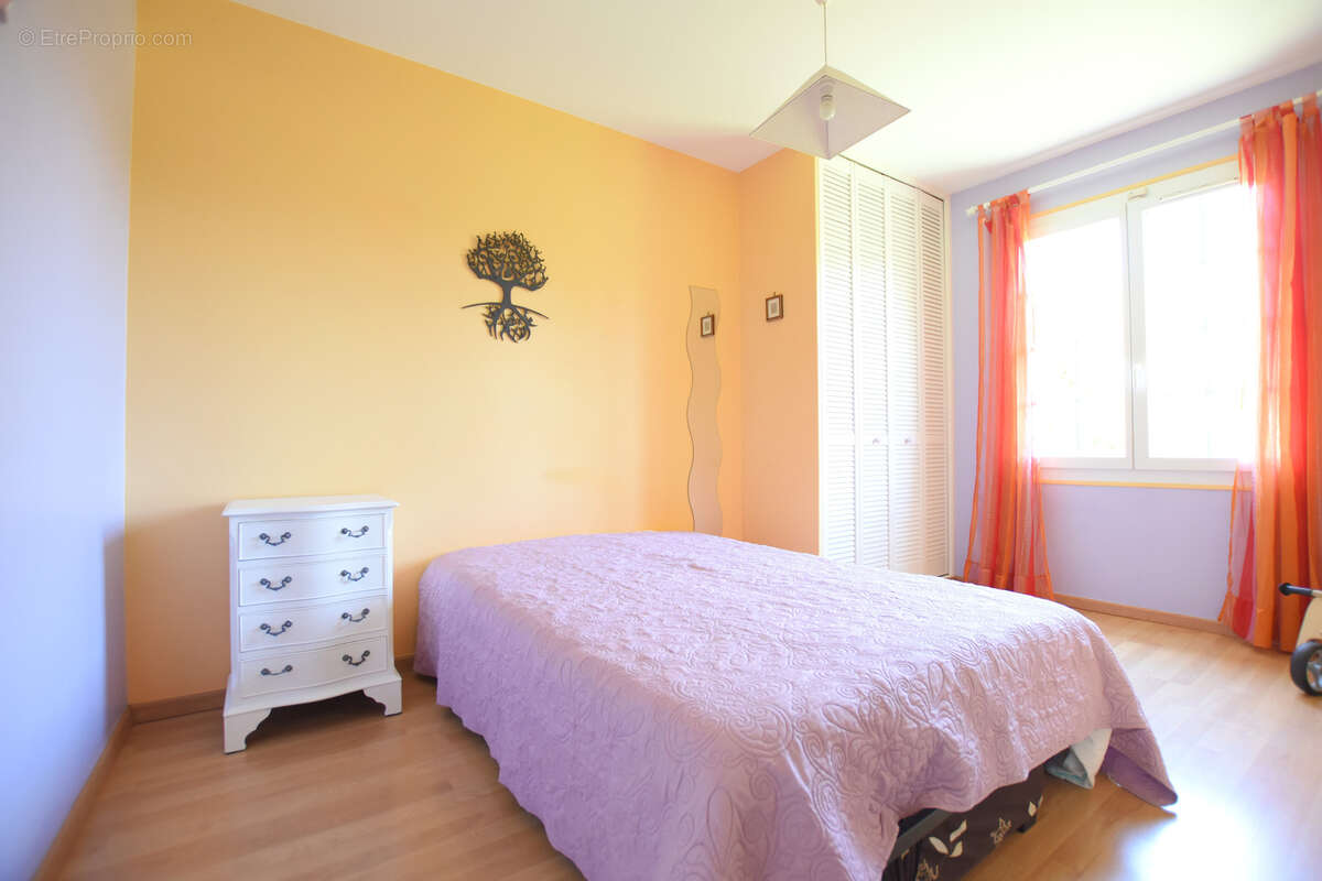 Maison à LES ESSARTS-LE-ROI