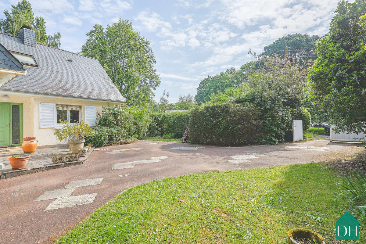 Maison familiale 5 chambres sur une parcelle de 1245m2 avec garage double - Praudière - Orvault - photo 17