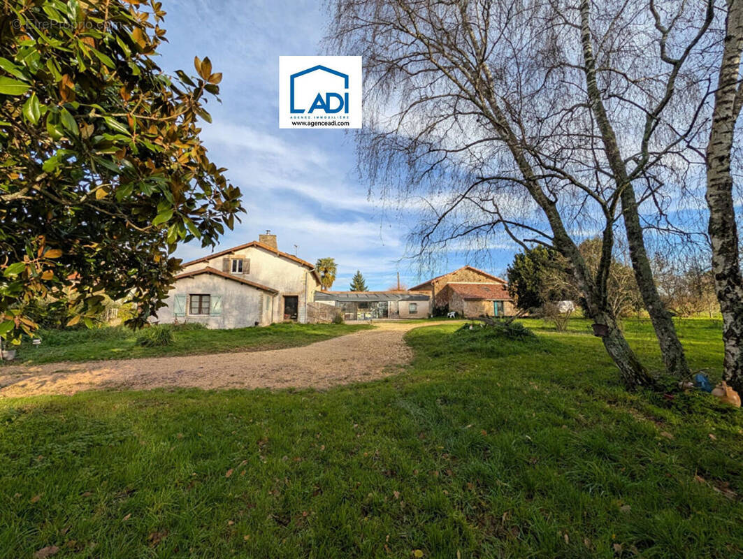 Maison à SAINT-COUTANT