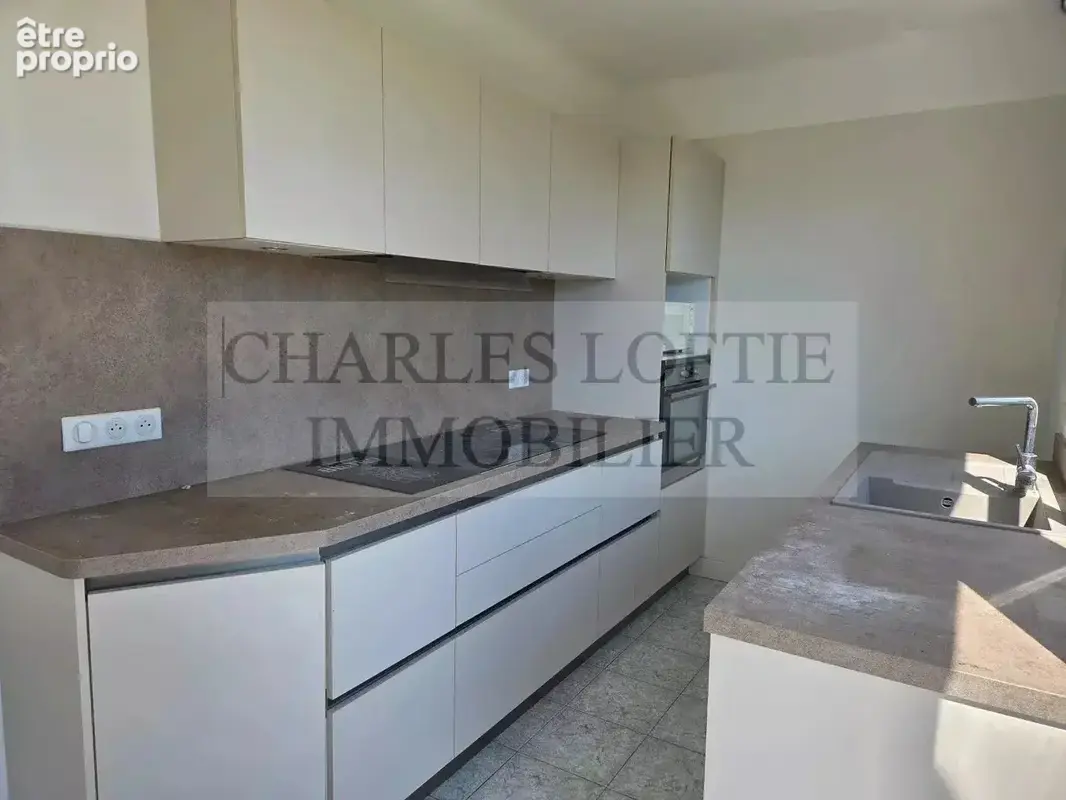 Maison familiale spacieuse avec grand terrain et garage - photo 6