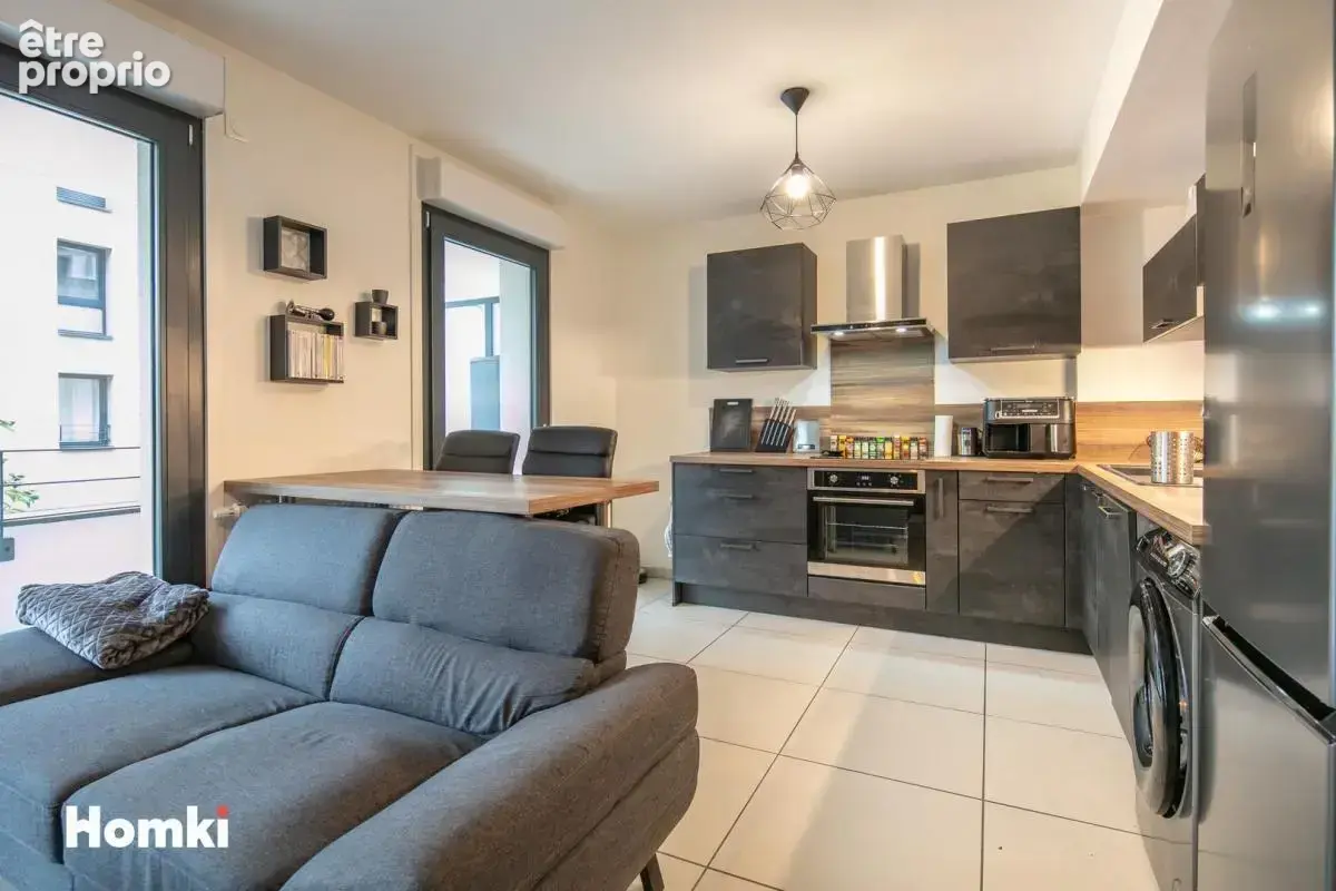 Appartement T3 de 60 m² à Grenoble 38100, Allée Henriette Gröll - photo 4