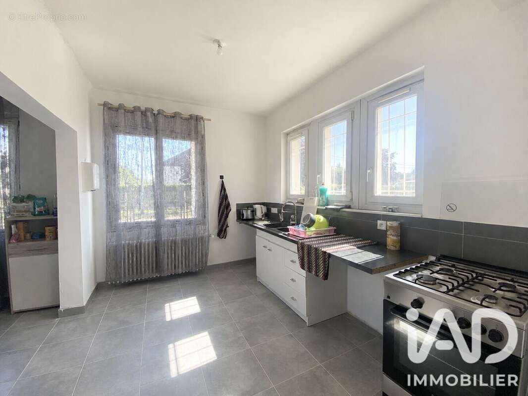 Maison 77 m² à La Loupe  - photo 2