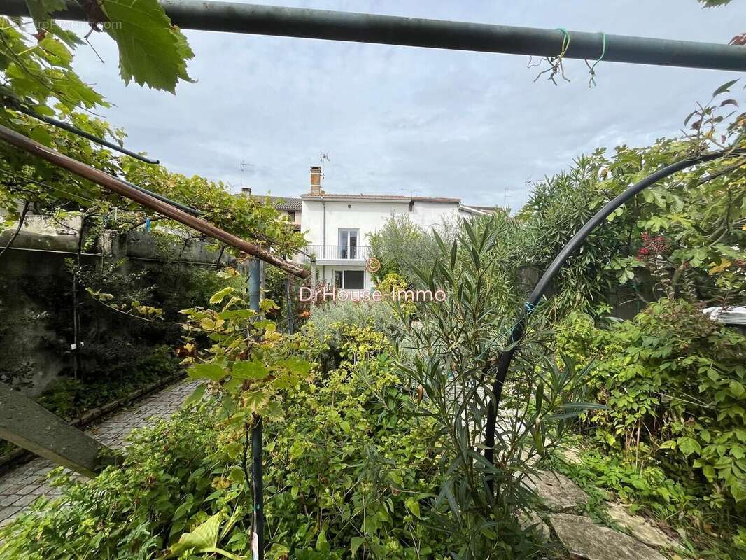 Maison à SAINTE-LIVRADE-SUR-LOT