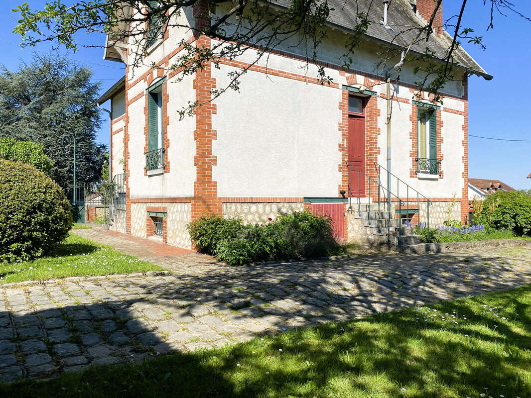 Maison à COURTENAY