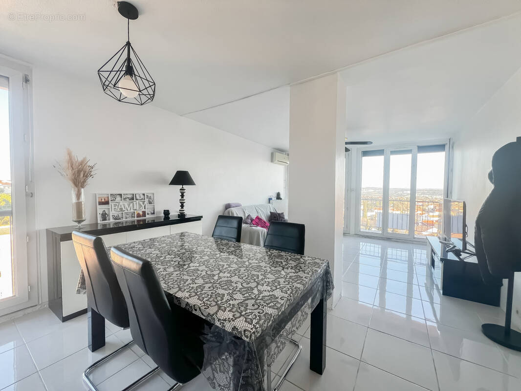 Appartement à PORT-DE-BOUC