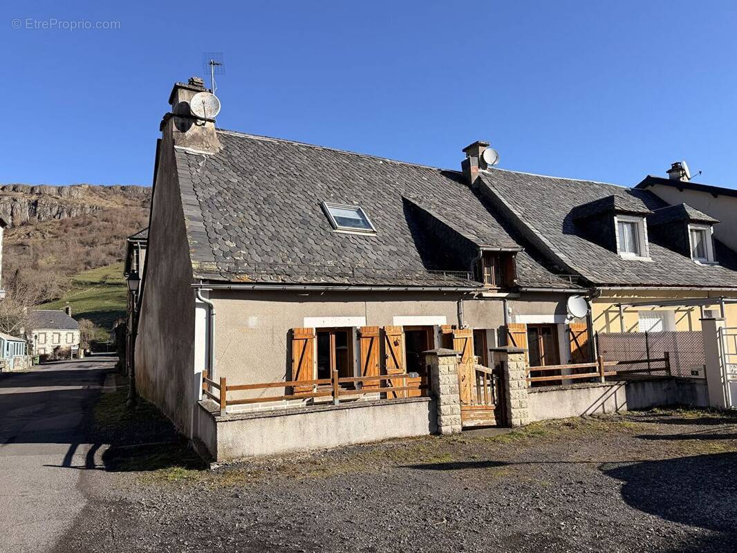 Maison à SAINT-BONNET-DE-CONDAT