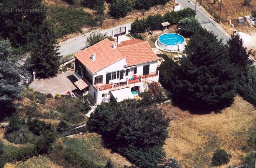 Maison à BERRE-LES-ALPES
