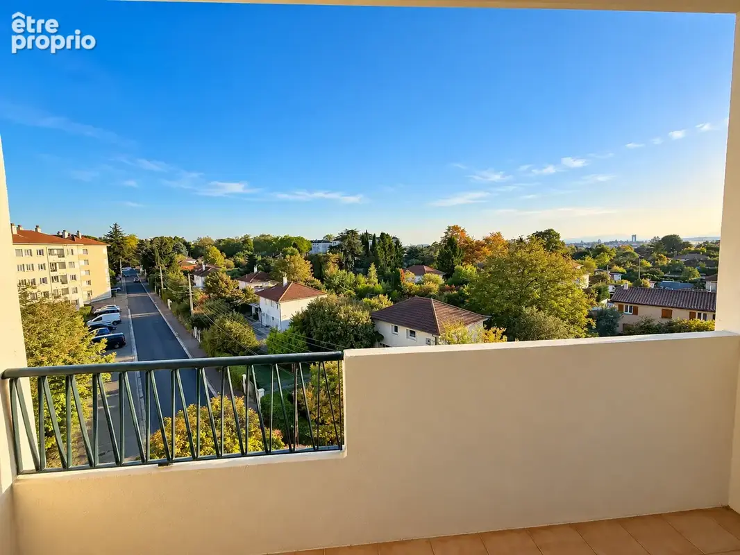Appartement à RILLIEUX-LA-PAPE