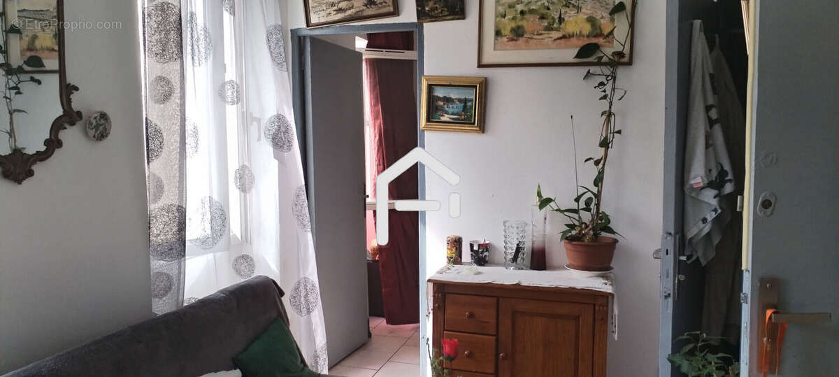 Appartement 400 m² à Marseille-15e  - photo 4