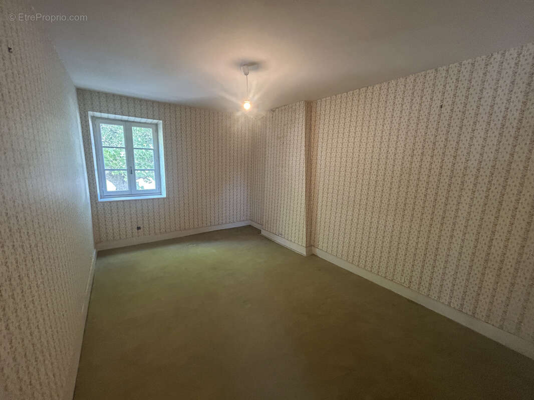 EXCLUSIVITE !! ASSIEU, Ferme 145 m2 habitables environ sur 2 niveaux et terrain. - photo 14