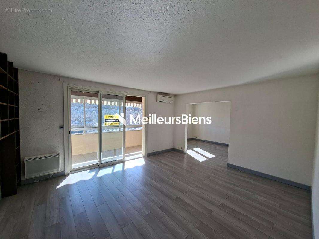Appartement à SAINT-CYR-SUR-MER