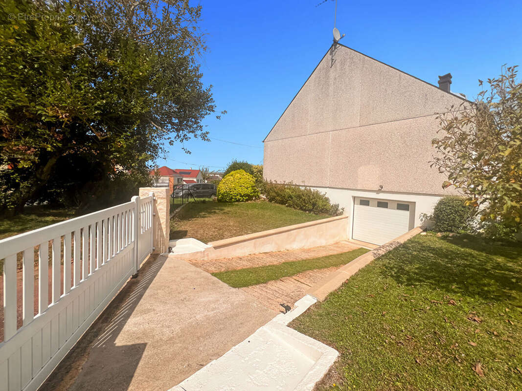 Maison à DAMMARIE-LES-LYS