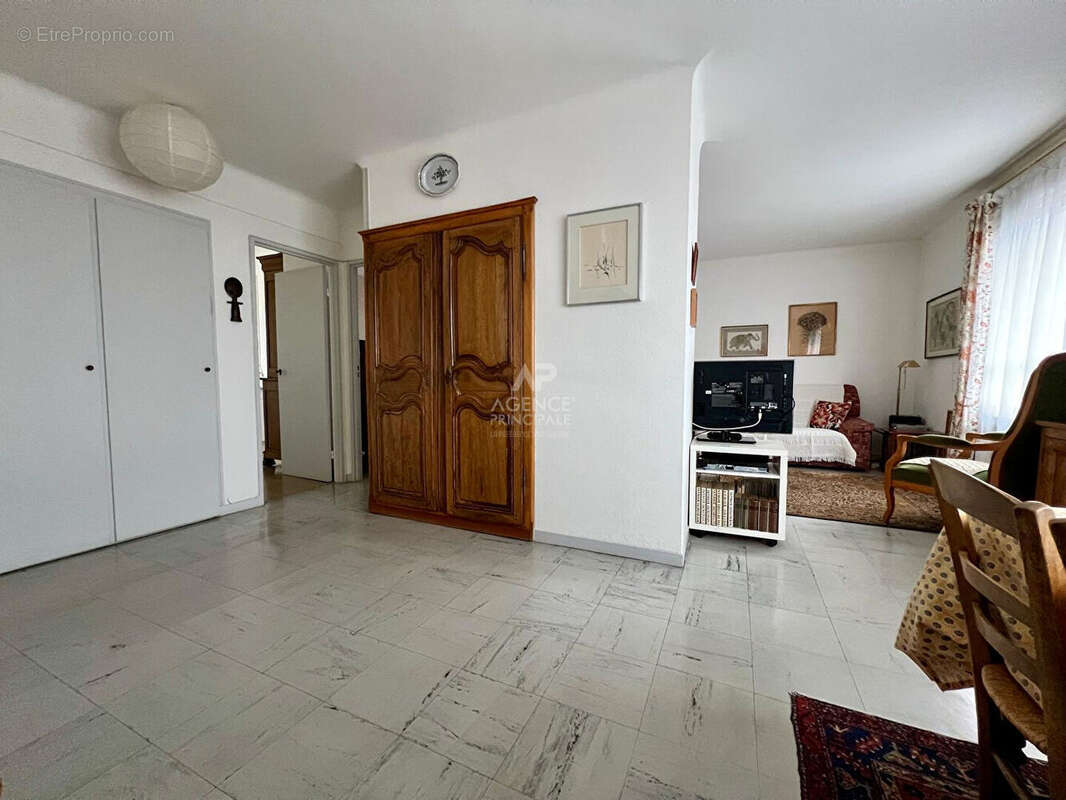 Appartement à HOUILLES