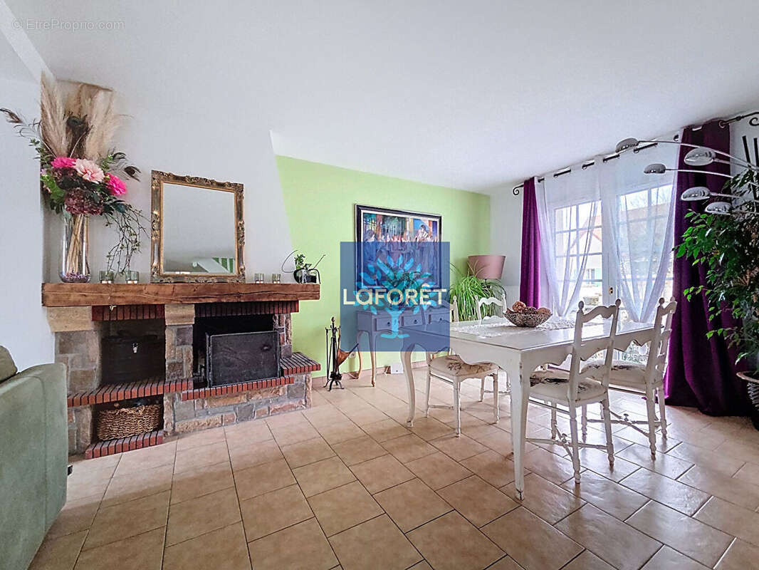 Maison à LEUDEVILLE