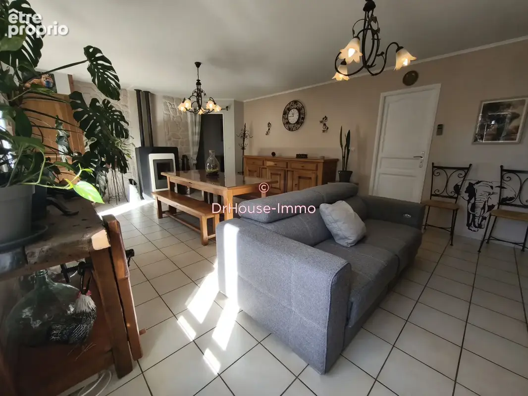Maison 7 pièces 122 m² à vendre à Domfront-En-Champagne (72240) - photo 2