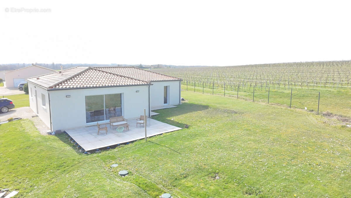 Maison à SAINT-CIERS-CHAMPAGNE