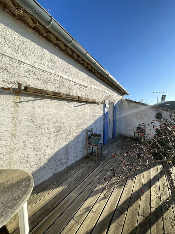 Dans un village de caractère au pied de la Montagne noire  -  Maison de village avec terrassse, jardinet, atel - photo 3
