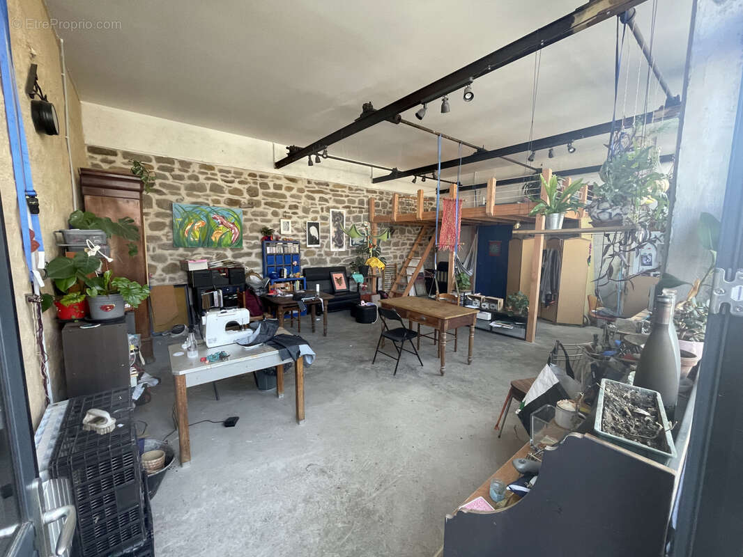 Autre à SAINT-ETIENNE