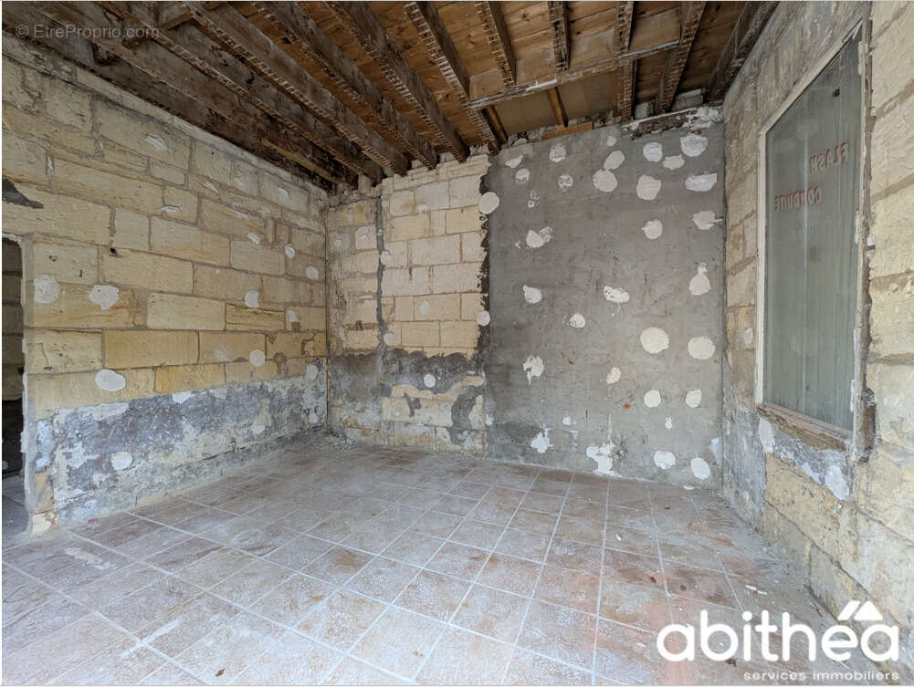 Immeuble à rénover de 143 m2 en plein centre de Libourne ! - photo 5
