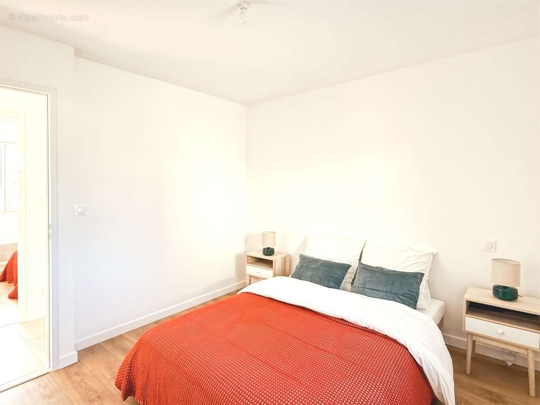 Saint marc sur mer - plage hulot - plein centre - marche - duplex loft  t5 - avec terrasse - garage - parking securise - photo 8