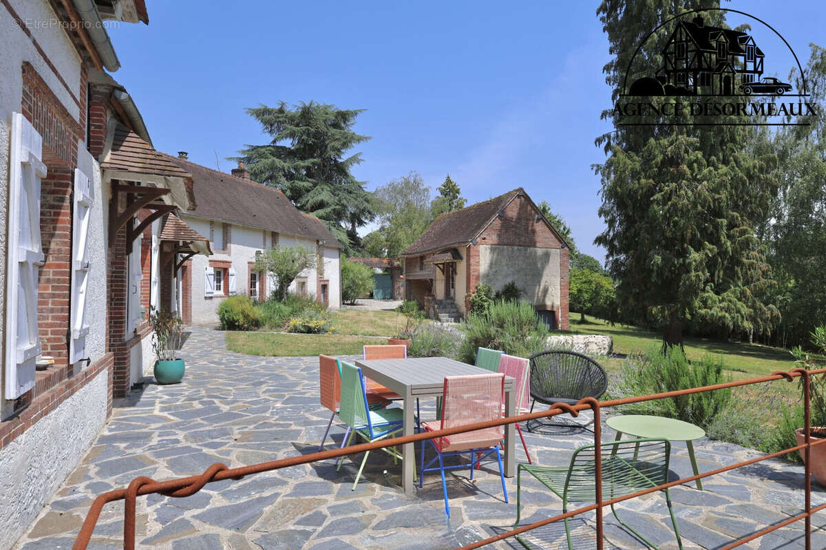 Maison à CHERISY