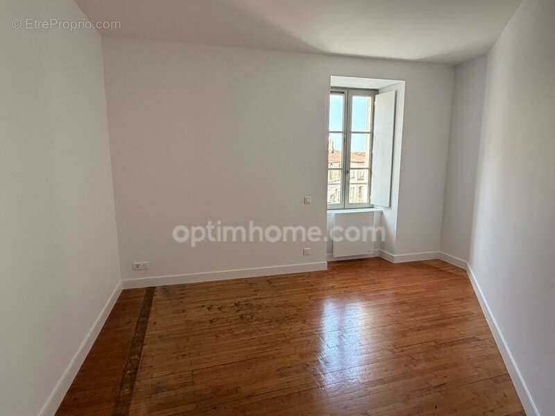 Appartement à MORTAGNE-SUR-SEVRE