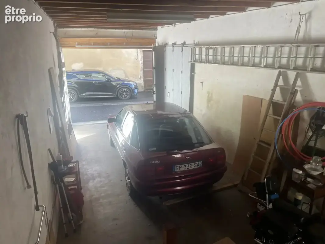 GRANDE MAISON de ville avec garage. - photo 11