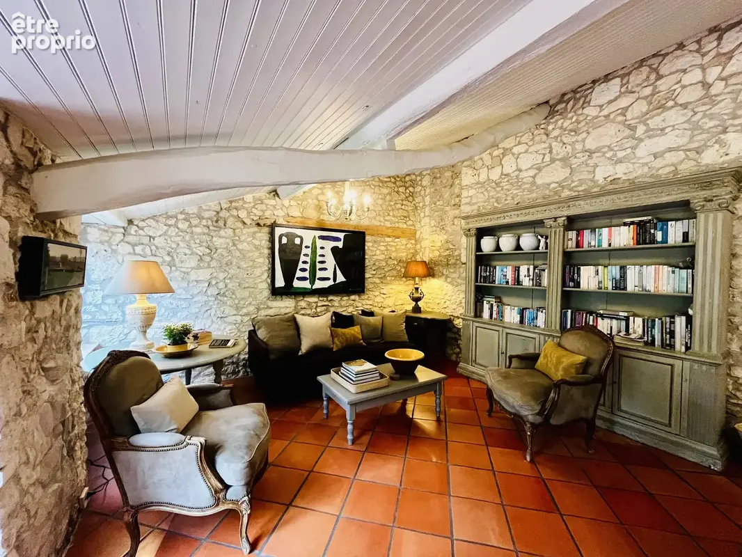 Belle Maison de Village en Pierre Rénovée avec Jardin Clos et Garage - photo 3