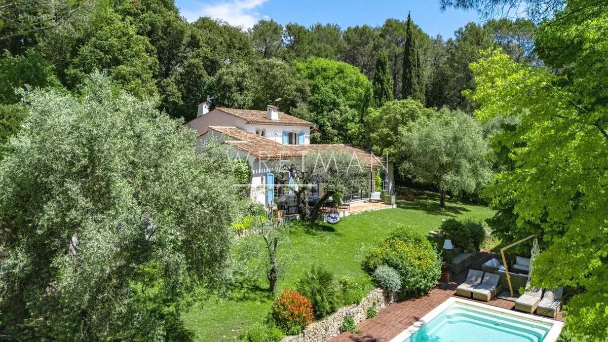 Maison à VALBONNE