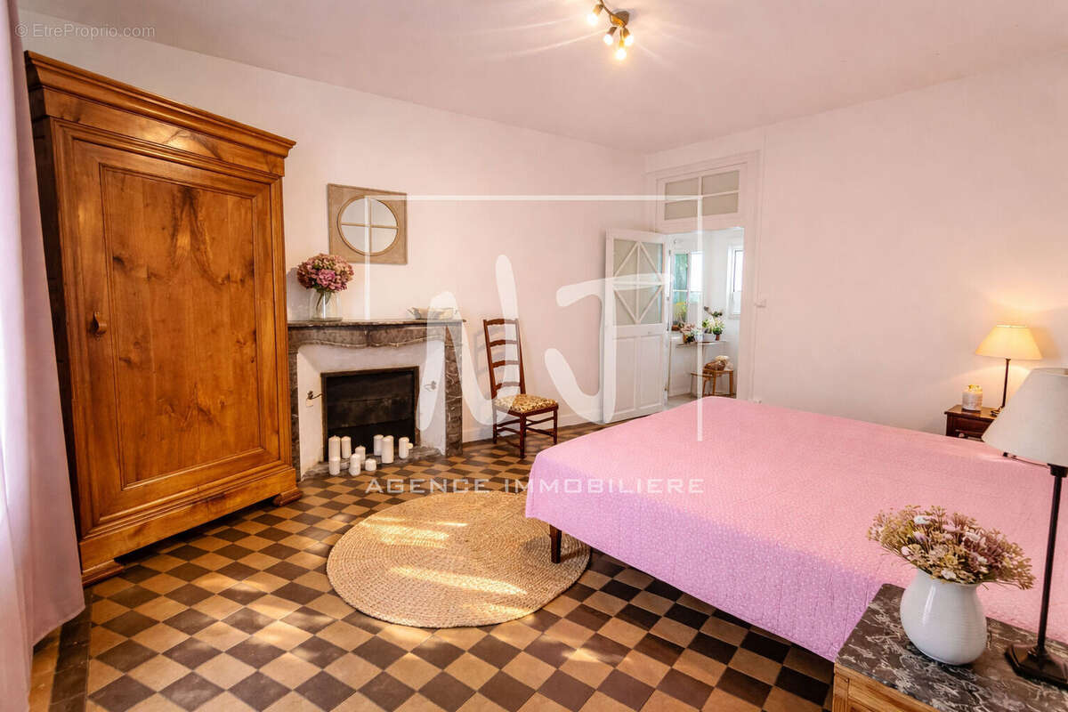 Maison à CHAMPIGNE