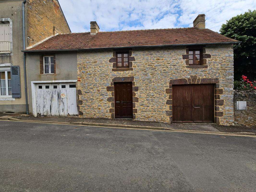 Maison à FRESNAY-SUR-SARTHE
