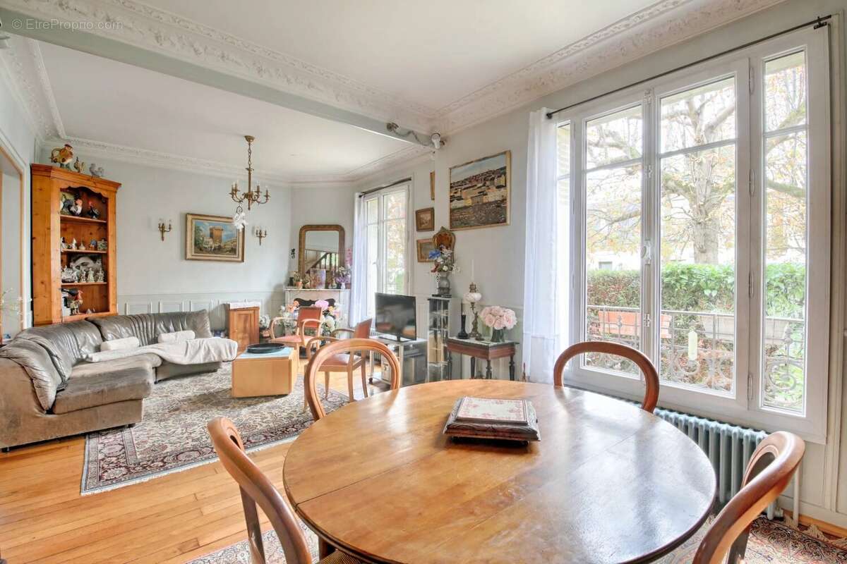 Maison à SAINT-MAUR-DES-FOSSES