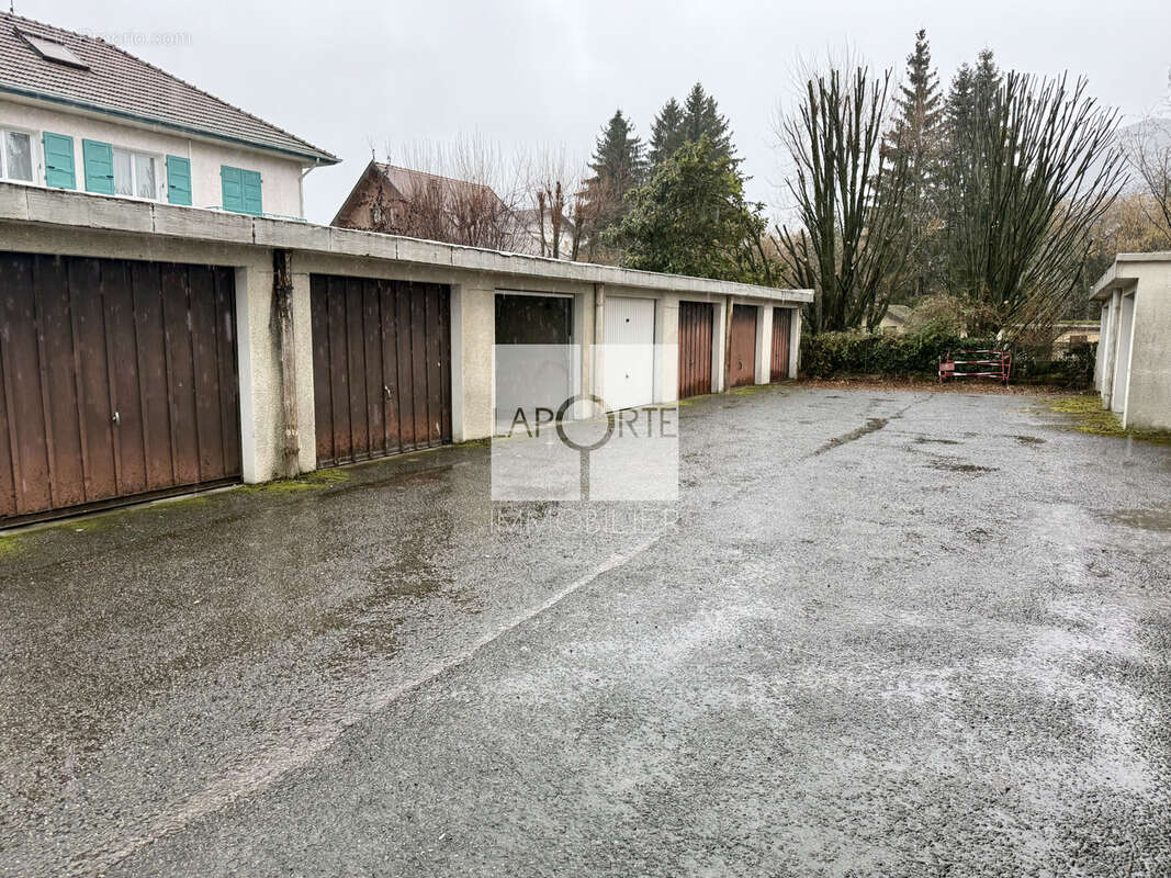 Parking à ANNECY-LE-VIEUX