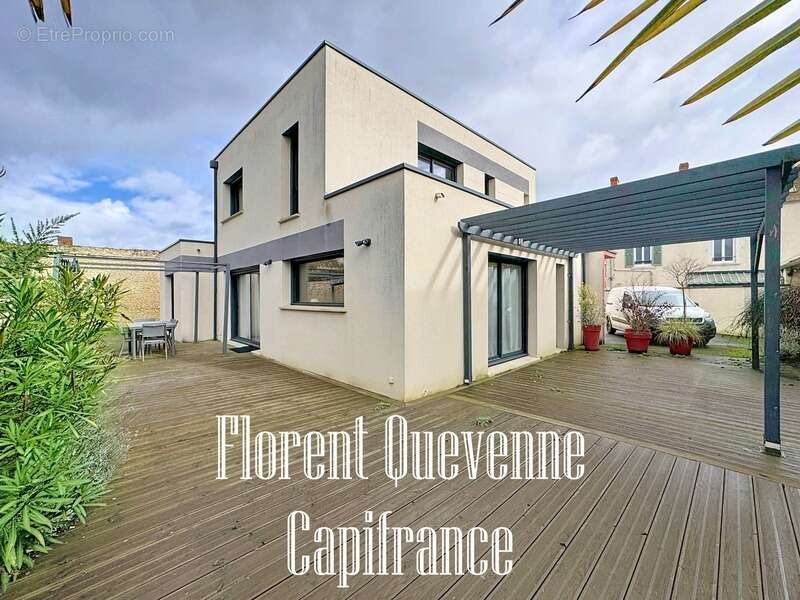 Maison à ARGENCES
