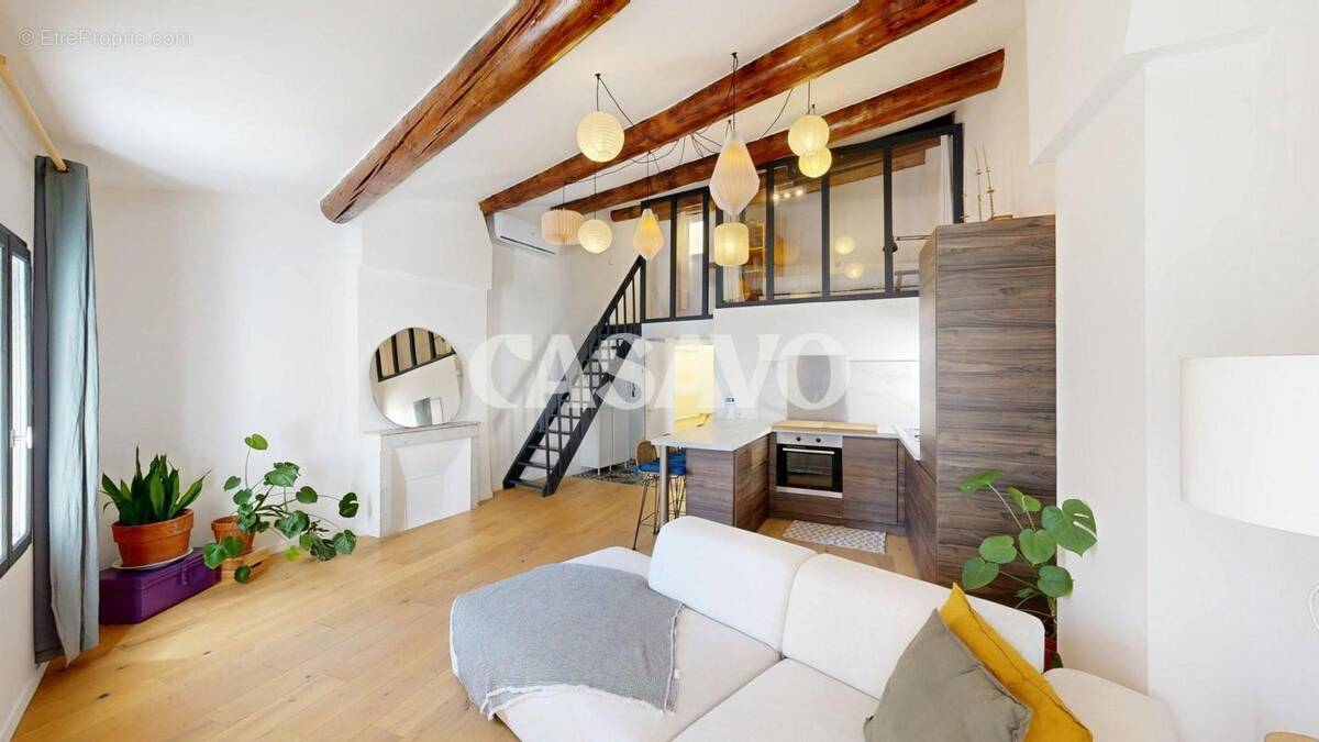Appartement à MARSEILLE-1E